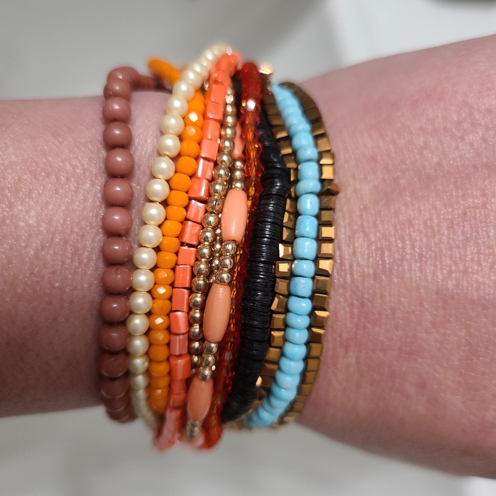 Adjustable beaded bracelet